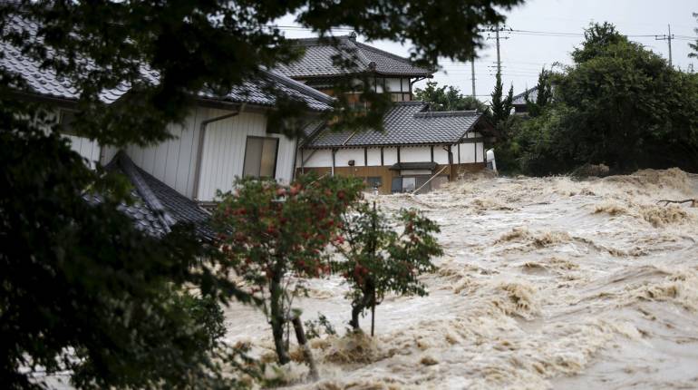 ประมวลภาพพายุไต้ฝุ่น"เอตาว&rsquo;"ถล่มตอนกลางและตะวันออกของญี่ปุ่น เสียหายหนัก วันที่ 10-9-2015