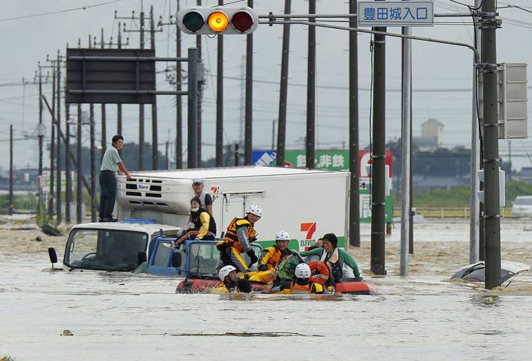 ประมวลภาพพายุไต้ฝุ่น"เอตาว&rsquo;"ถล่มตอนกลางและตะวันออกของญี่ปุ่น เสียหายหนัก วันที่ 10-9-2015