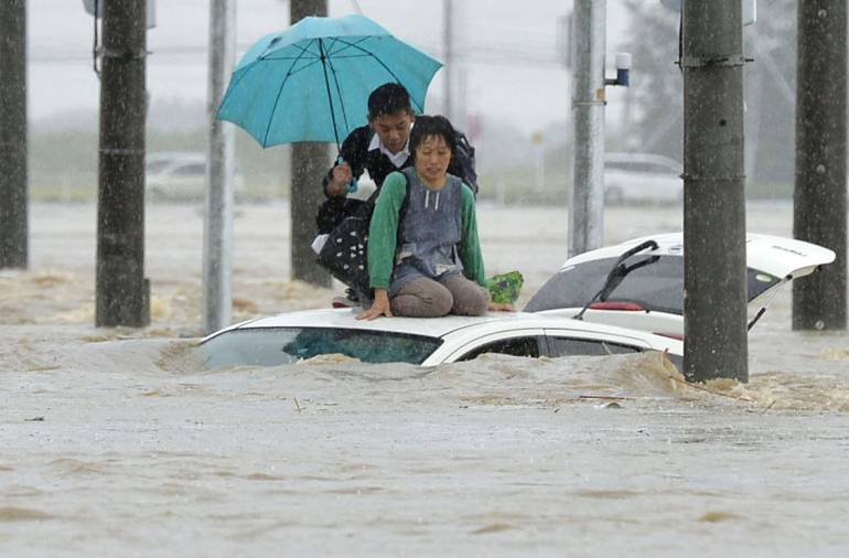 ประมวลภาพพายุไต้ฝุ่น"เอตาว&rsquo;"ถล่มตอนกลางและตะวันออกของญี่ปุ่น เสียหายหนัก วันที่ 10-9-2015
