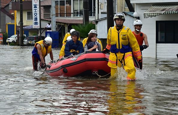 ประมวลภาพพายุไต้ฝุ่น"เอตาว&rsquo;"ถล่มตอนกลางและตะวันออกของญี่ปุ่น เสียหายหนัก วันที่ 10-9-2015