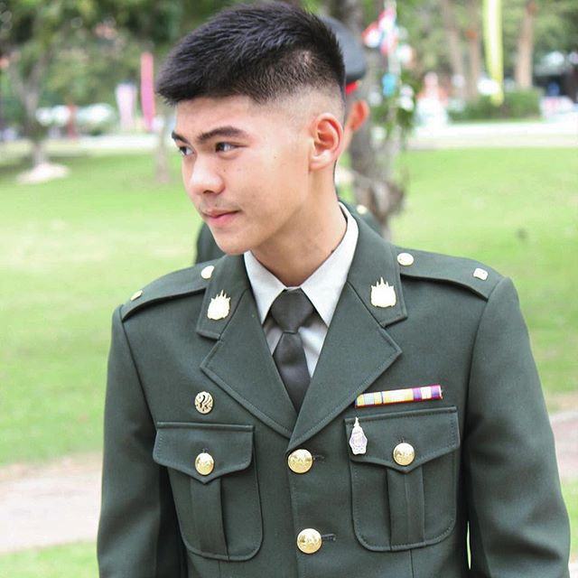 ส่อง IG ฟรีซ หนุ่มหล่อนักเรียนนายร้อย