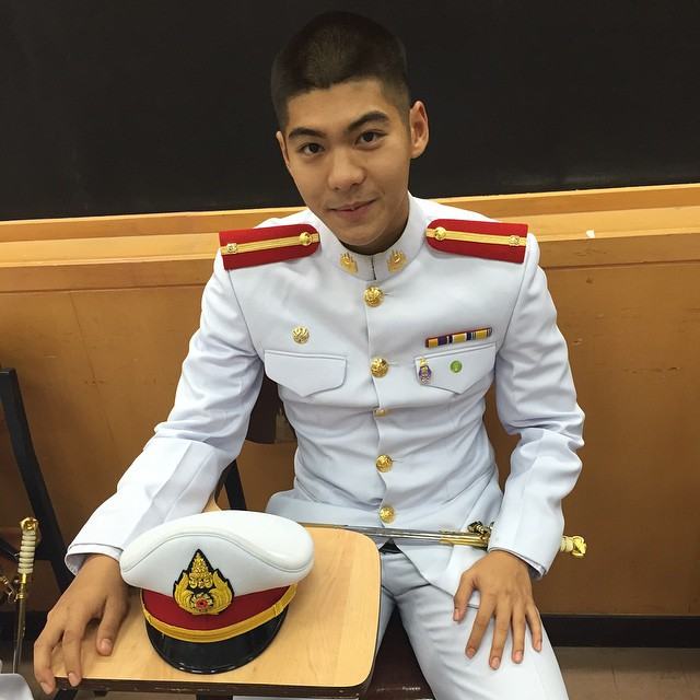 ส่อง IG ฟรีซ หนุ่มหล่อนักเรียนนายร้อย