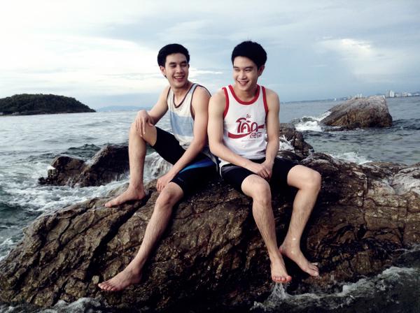 จุดเล็กๆที่เรียกว่า"ความสุข" กับบอยแบนด์ Next Gen