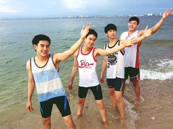 จุดเล็กๆที่เรียกว่า"ความสุข" กับบอยแบนด์ Next Gen
