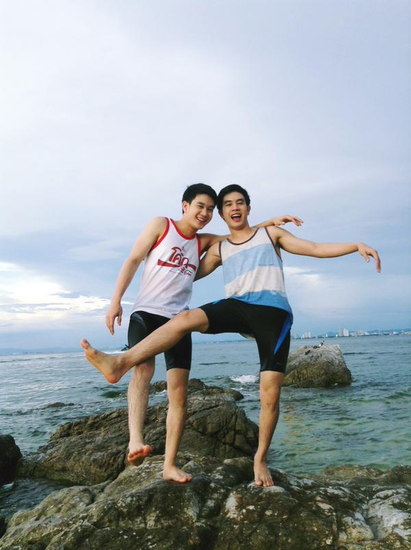 จุดเล็กๆที่เรียกว่า"ความสุข" กับบอยแบนด์ Next Gen