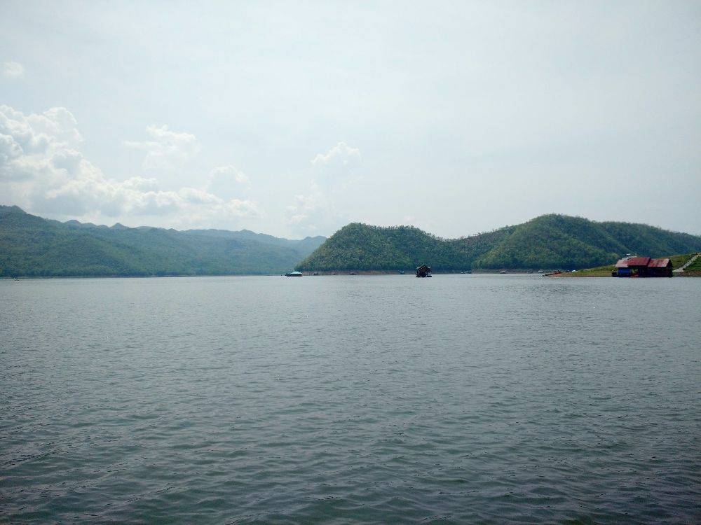 รูปถ่ายของผมเองครับ