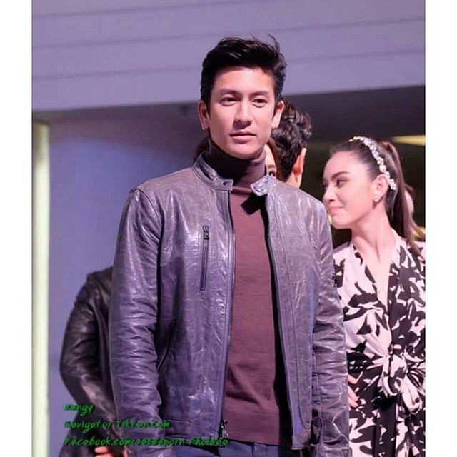 หลบหน่อยพระเอกมา! ติ๊ก เจษฏาภรณ์ ไปเดินแบบที่ สยามพารากอน หล่อมากกก