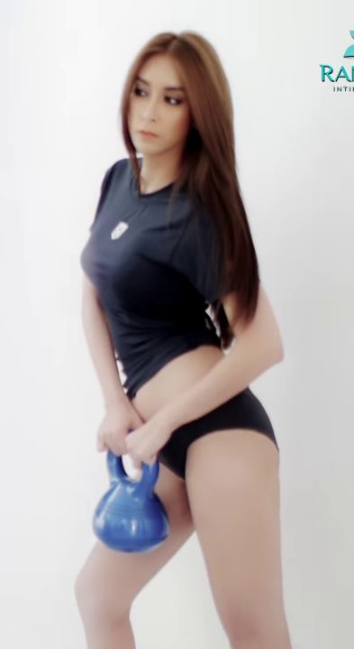 ใหม่ สุคนธวา - ที่สุด ของ ที่สุด