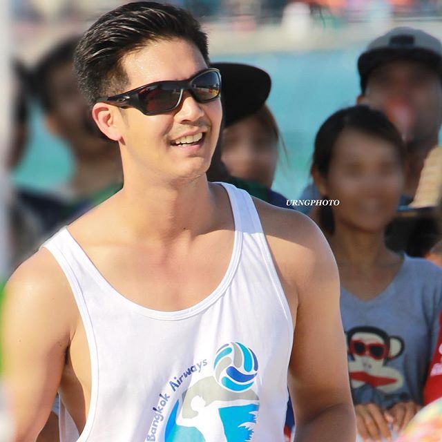 เวียร์ ศุกลวัฒน์ ในลุคแบบสปอร์ตแมน กล้ามแขนฟิตๆ ในงาน Bangkok Airway Samui Beach Valleyball 2015