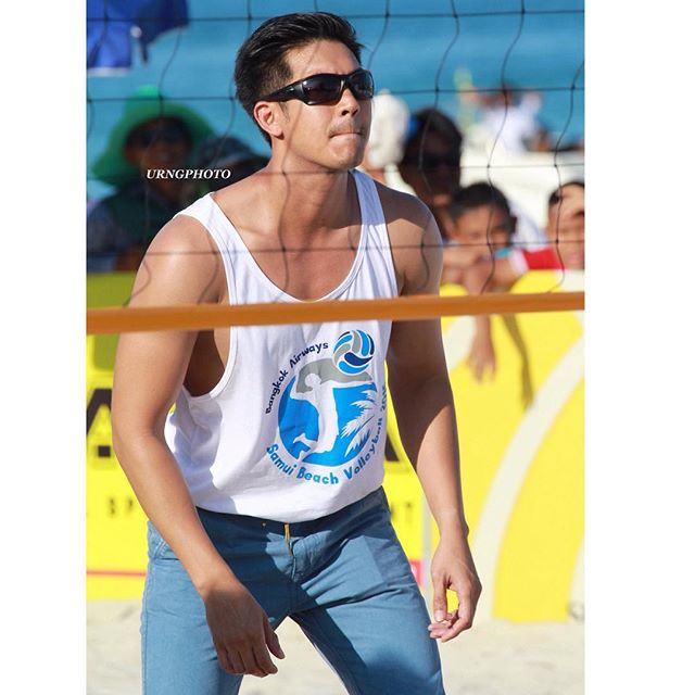 เวียร์ ศุกลวัฒน์ ในลุคแบบสปอร์ตแมน กล้ามแขนฟิตๆ ในงาน Bangkok Airway Samui Beach Valleyball 2015