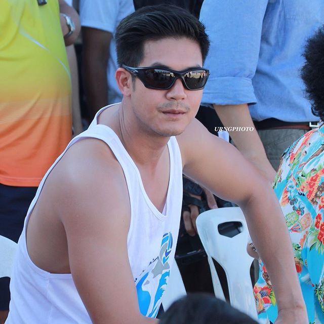 เวียร์ ศุกลวัฒน์ ในลุคแบบสปอร์ตแมน กล้ามแขนฟิตๆ ในงาน Bangkok Airway Samui Beach Valleyball 2015