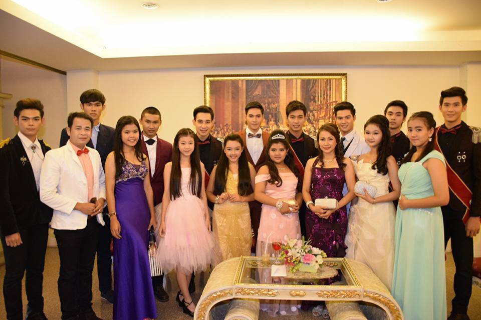 ถ่ายรวม ฉากใหญ่