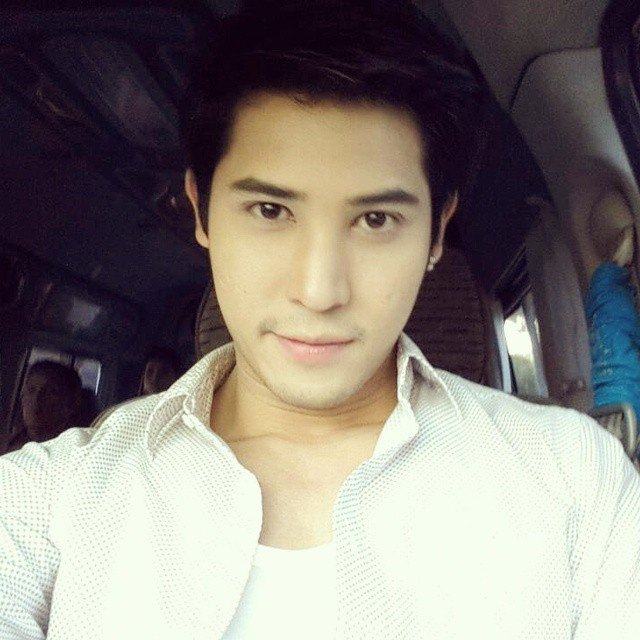 เอ เอกราช พระเอก"แก้วหน้าม้า" ทรงหล่อและเซ็กซี่มากพะยะค่ะ