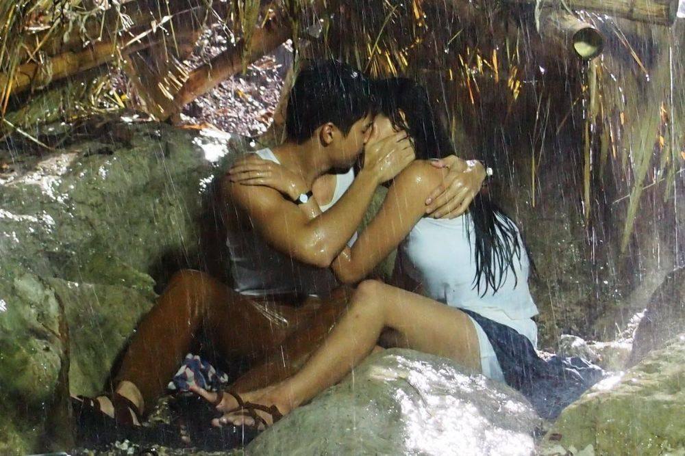 "ไมค์-ปุ๊กลุก" เลิฟซีนกลางสายฝนบนเกาะ ใน"รอยรักแรงแค้น"