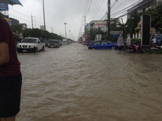 ประมวลภาพน้ำท่วมระยอง หลังพายุหวามก๋อ พัดถล่ม