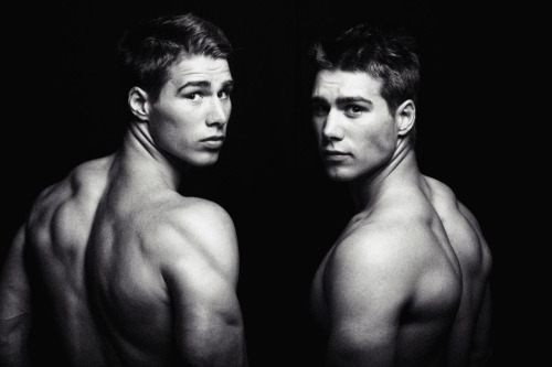 แฝดสุดหล่อ Charlie and Alex Kotze