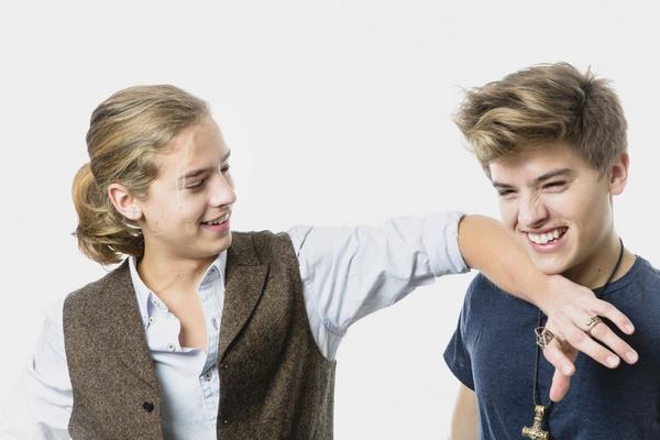 แฝดสุดหล่อ Cole and Dylan Sprouse