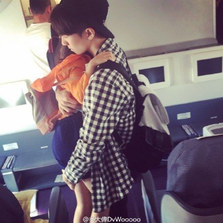 น่าเลิฟอ่ะ! พี่ชายสุดหล่อ รักน้องสาวคนนี้อย่างมากมาย