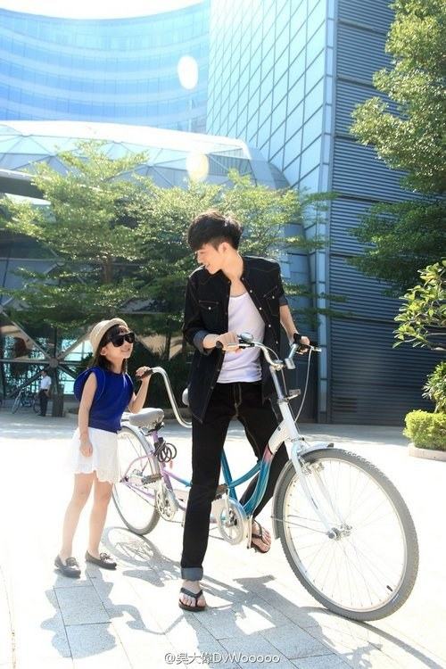 น่าเลิฟอ่ะ! พี่ชายสุดหล่อ รักน้องสาวคนนี้อย่างมากมาย