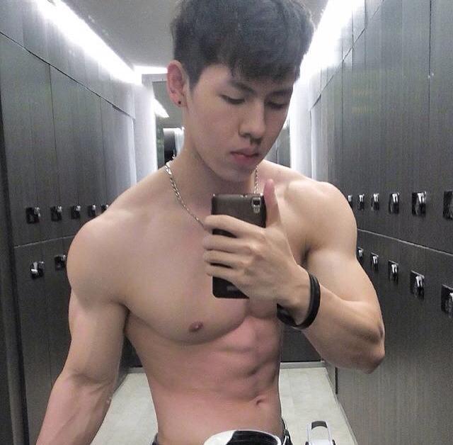 เลียให้ปริ่มให้ดิ้นเลย