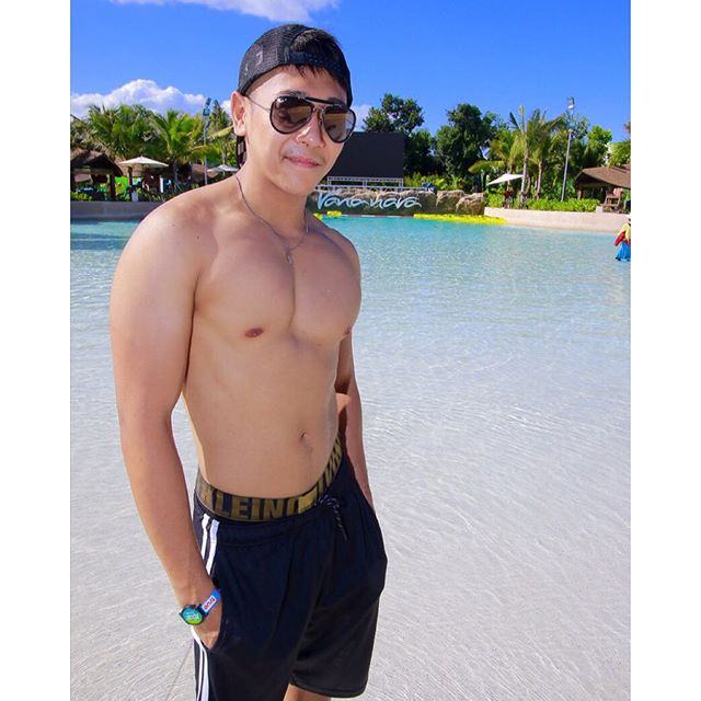 ส่อง IG ฟินมาก..ผู้ชายมากมายก่ายกอง