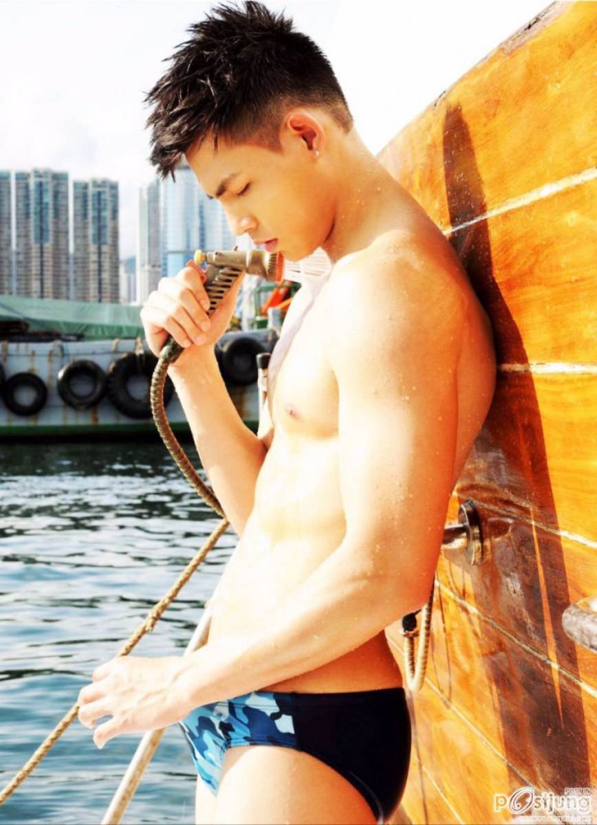 ปลื้ม ปุริม หนุ่มน้อยน่ารักใสๆ วัย 18 แซ่บซี้ดได้ตลอด