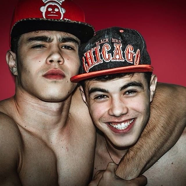 แฝดสุดหล่อ gustavo and tulio rocha