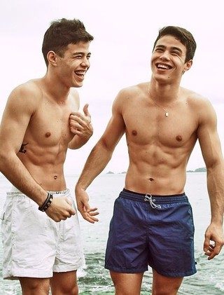 แฝดสุดหล่อ gustavo and tulio rocha