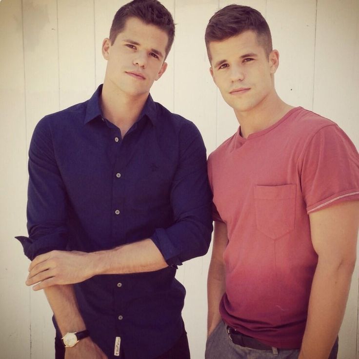 แฝดสุดหล่อ Max and Charlie Carver