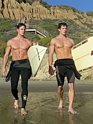 แฝดสุดหล่อ Kyle and Lane Carlson