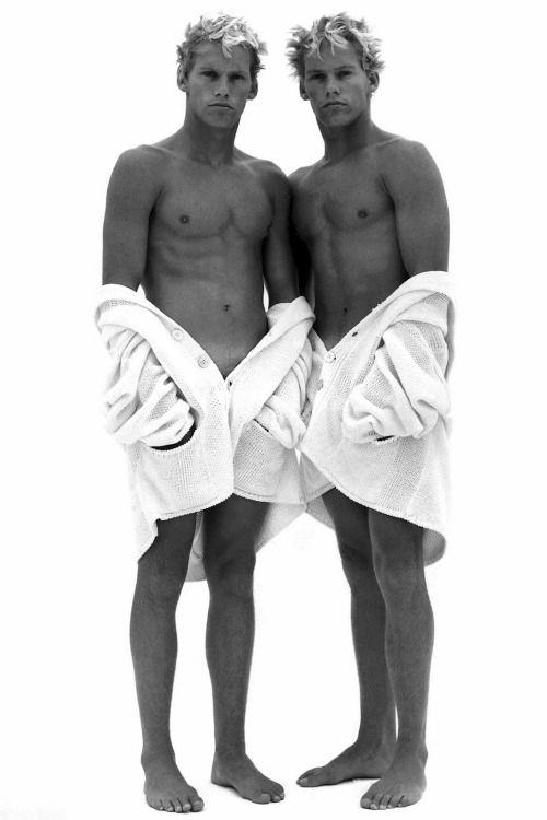 แฝดสุดหล่อ Derek and Keith Brewer