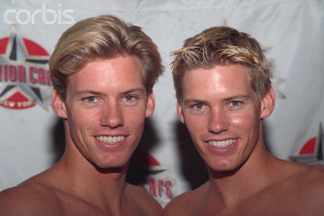 แฝดสุดหล่อ Derek and Keith Brewer
