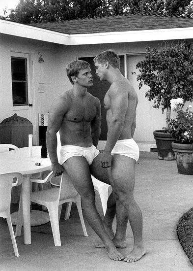 แฝดสุดหล่อ Bruce and Seth Hall