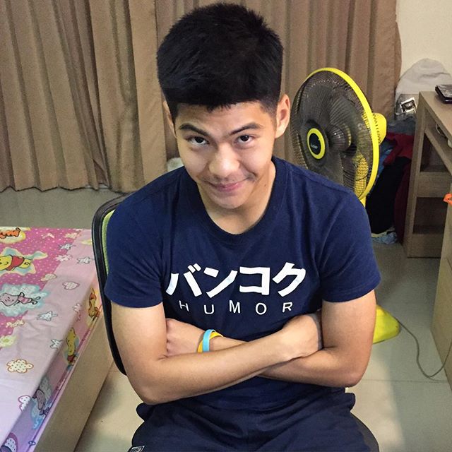 ฟรีช หนุ่มนักเรียนนายร้อย น่าละอ่อน IG@FREEZE_CHNEW