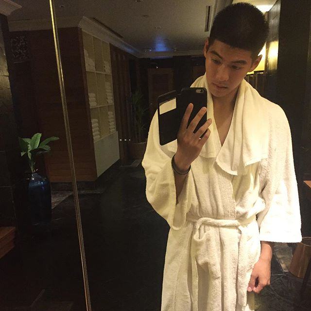 ฟรีช หนุ่มนักเรียนนายร้อย น่าละอ่อน IG@FREEZE_CHNEW