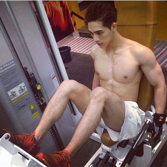 นายเป้ หนุ่มตี๋หุ่นแน่น IG@PAELIMITED
