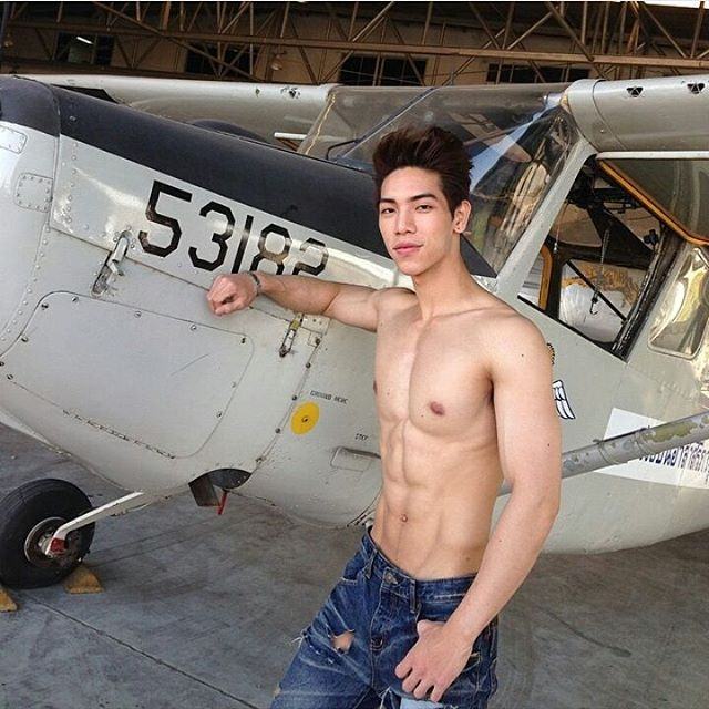 นายเป้ หนุ่มตี๋หุ่นแน่น IG@PAELIMITED