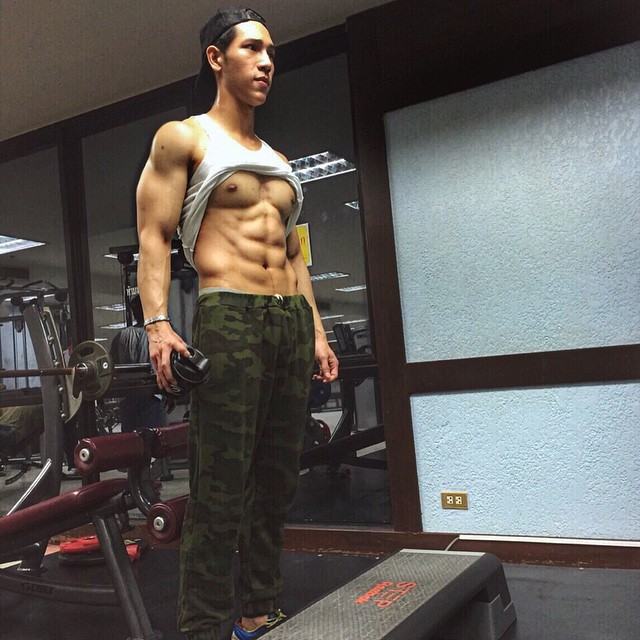 นายเป้ หนุ่มตี๋หุ่นแน่น IG@PAELIMITED