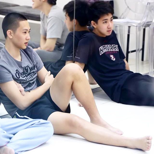หนุ่มน้อยหน้าใส ชุดนักเรียนน่ารัก