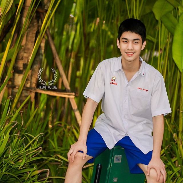 หนุ่มน้อยหน้าใส ชุดนักเรียนน่ารัก