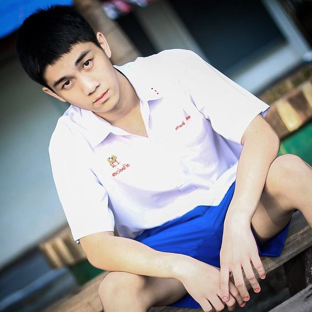 หนุ่มน้อยหน้าใส ชุดนักเรียนน่ารัก
