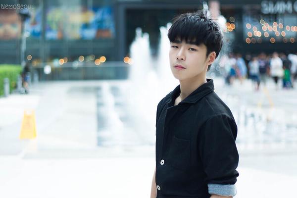 "เกมเพลย์" ตี๋หล่อ ขาว ใสวิ้ง สไตล์เกาหลี จาก Lovesick,The School