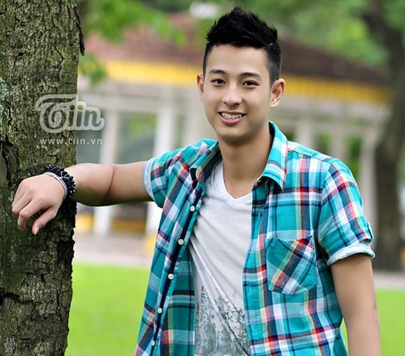 หนุ่มหล่อนักกีฬาแบดมินตันของเวียดนาม Pham Hong Nam