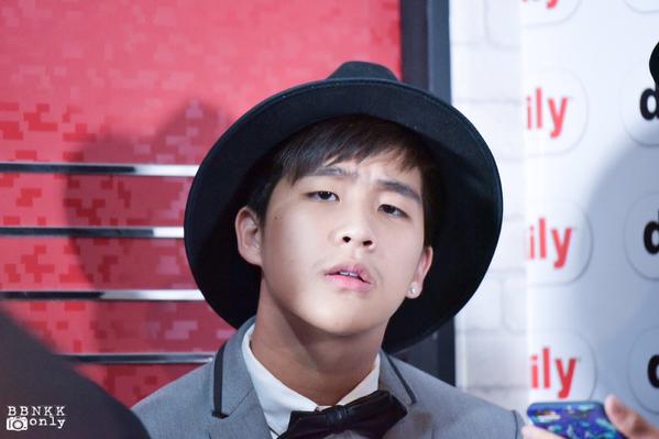 จำหนุ่มหล่อน่ารักคนนี้ได้ป่าว อายุแค่ 15 แต่ดูโตเกินวัย