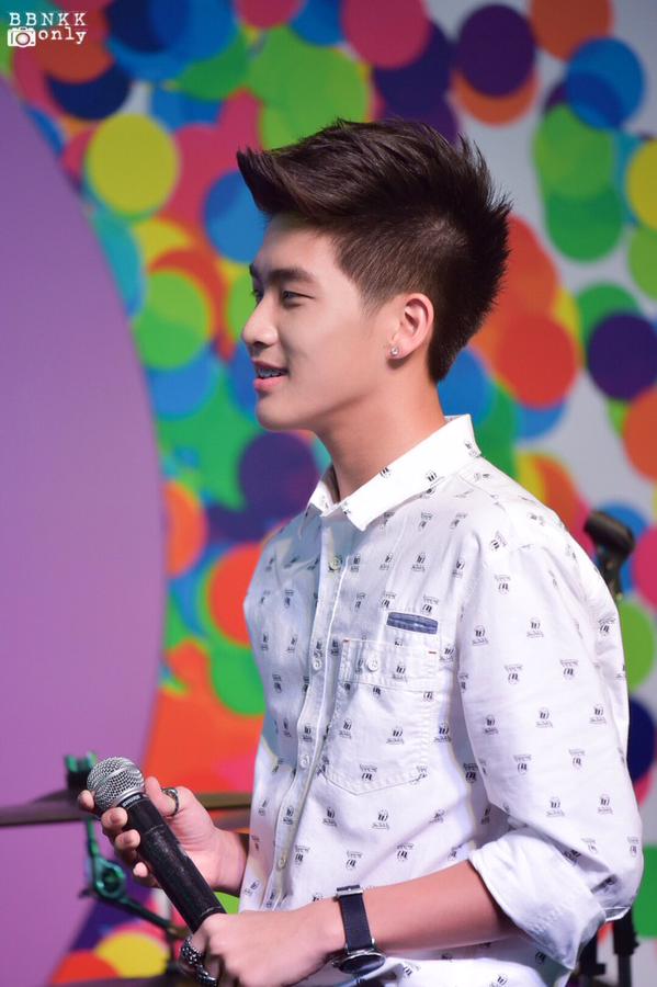 จำหนุ่มหล่อน่ารักคนนี้ได้ป่าว อายุแค่ 15 แต่ดูโตเกินวัย