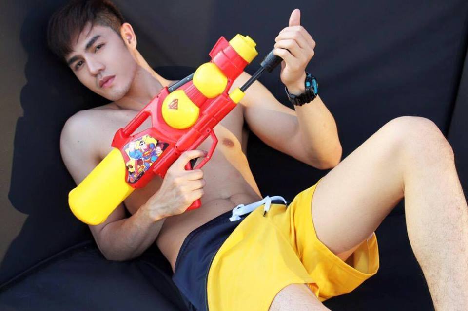 ร้อนมาก! อยากเล่นสงกรานต์