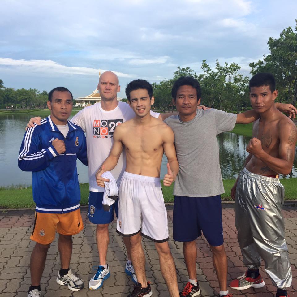 ฟ้าลั่นจูเนียร์ เกษตรพัฒนา ฟิตร่างกายเพื่อศึก "ศึกดวลกำปั้น ไต่บัลลังก์โลก"