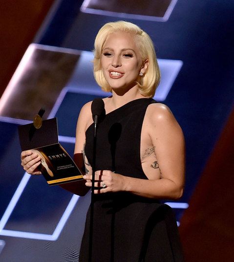 Lady Gaga สวย ชิค เรียบ หรู @Emmy Award 2015