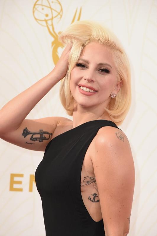 Lady Gaga สวย ชิค เรียบ หรู @Emmy Award 2015