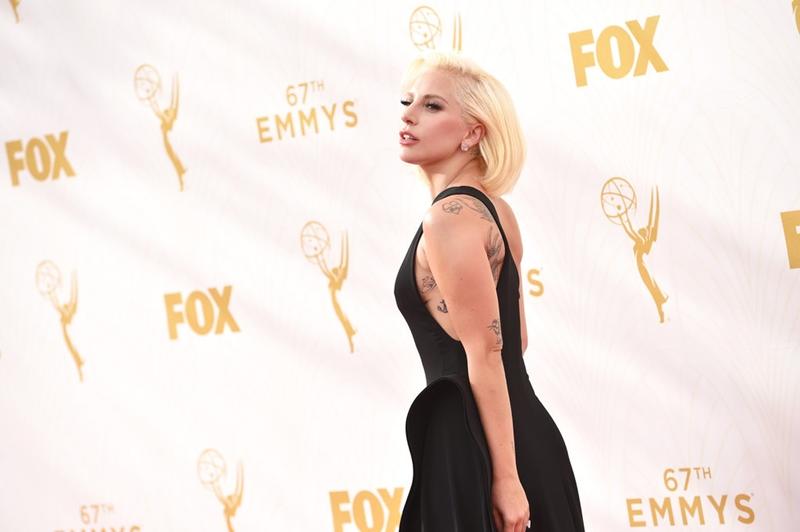 Lady Gaga สวย ชิค เรียบ หรู @Emmy Award 2015